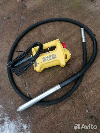 Вибратор для бетона в комплекте