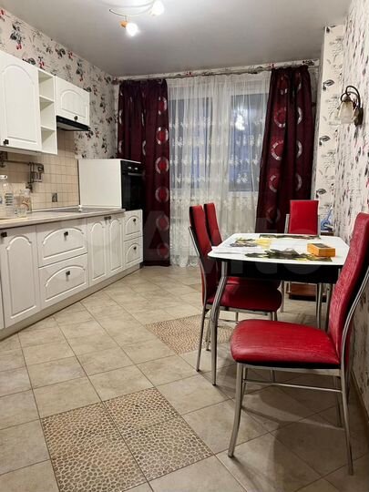 2-к. квартира, 70 м², 4/15 эт.