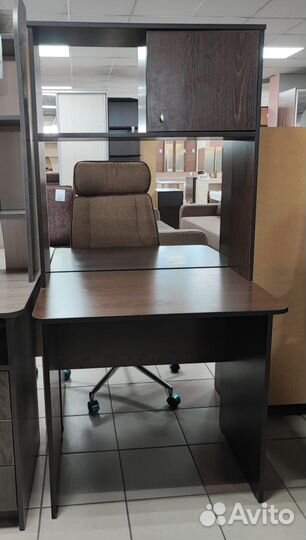 Стол компьютерный