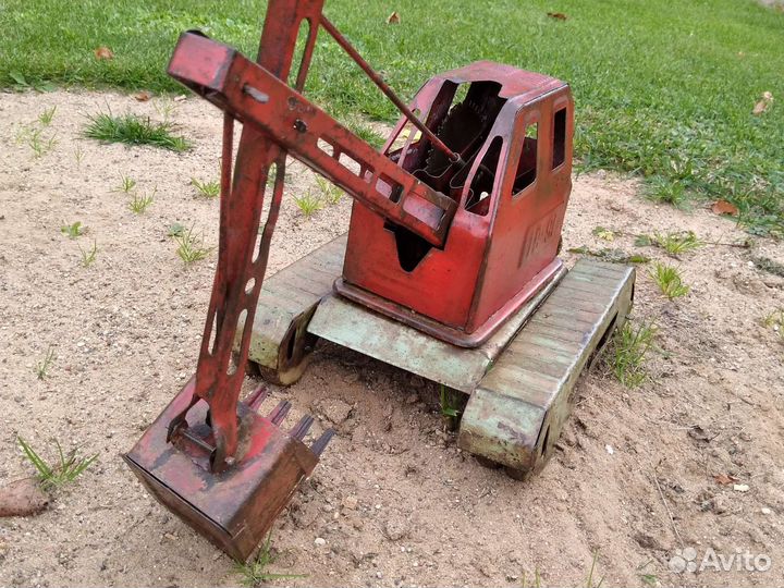 Игрушка экскаватор СССР