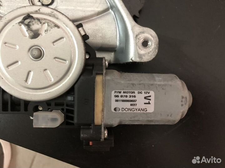 Chevrolet Aveo T250 стеклоподъемник передний левый