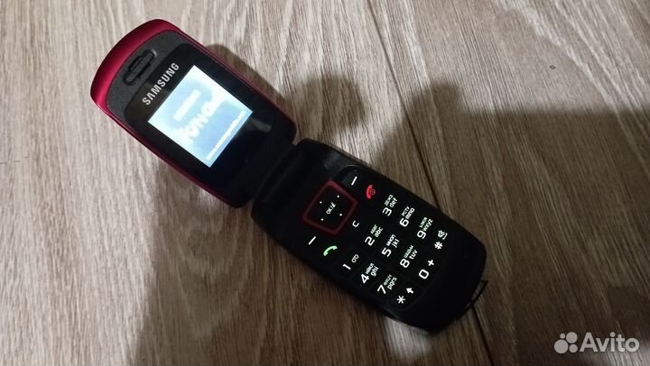 Мобильный кнопочный телефон Samsung SGH-C270