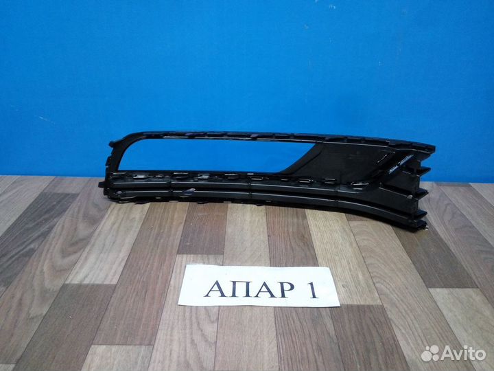 Окантовка противотуманной фары Volkswagen Passat 7