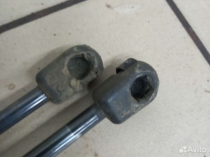 Комплект газовых упоров капота Опель Астра Н