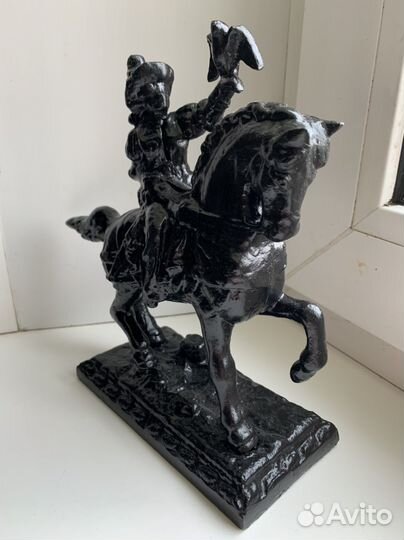 Статуэтка всадник с птицей на коне силумин СССР