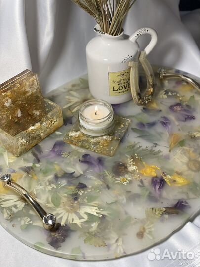 Поднос из эпоксидной смолы с цветами