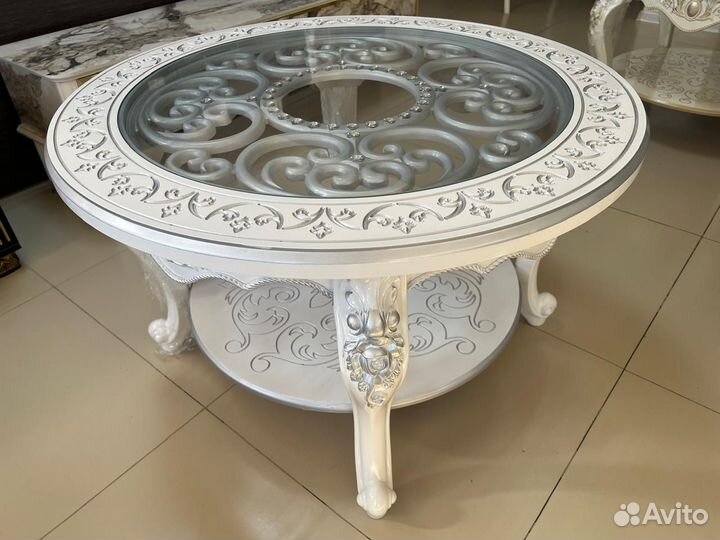 Журнальный столик