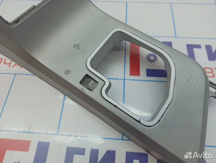 Накладка на кулису кпп Toyota Tundra (XK50) 58843