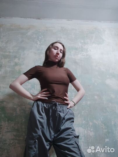 Футболка с высоким горлом