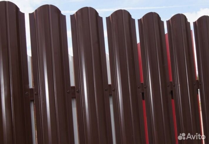 Штакетник металлический, в наличии и под заказ