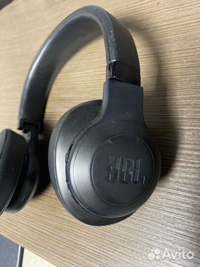 Беспроводные наушники jbl