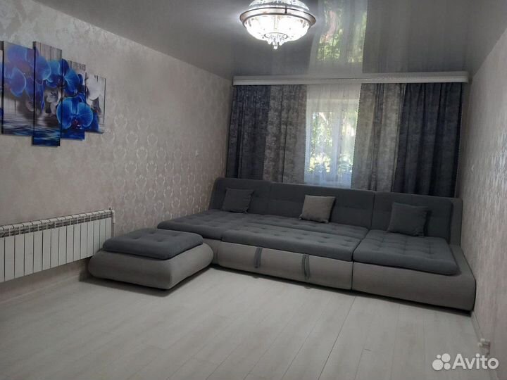 Диван п образный