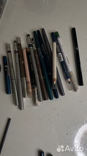 Карандаши и кремовые тени для глаз