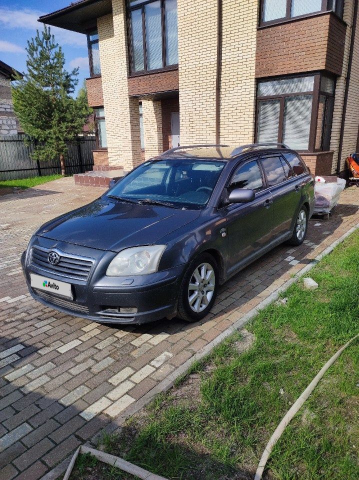 Toyota Avensis: фото владельца