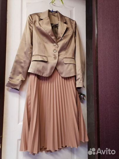 Костюм двойка с юбкой женский 44