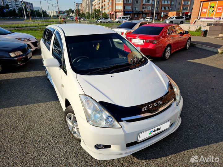 Toyota Wish, 2004