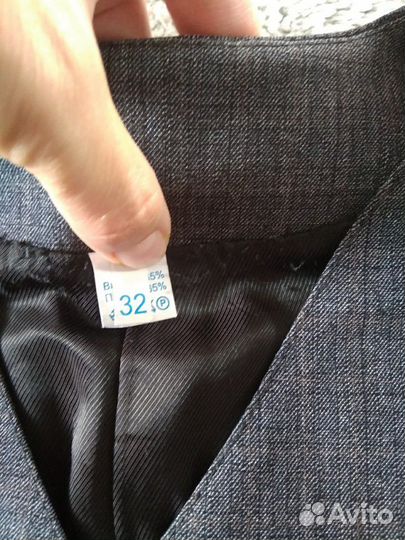 Жилет от школьного костюма на мальчика