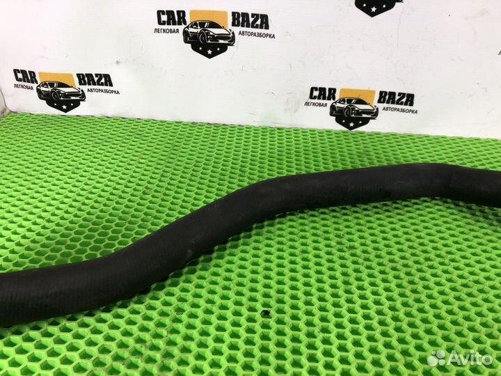 Патрубок системы охлаждения Volkswagen Passat