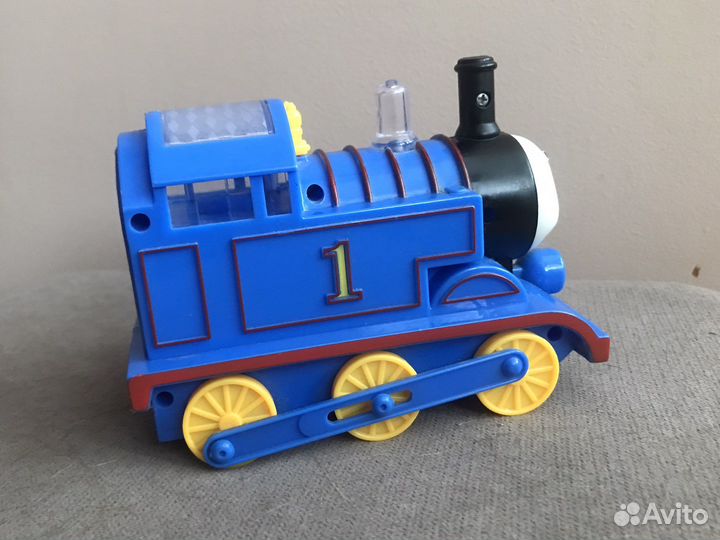 Паровозик Томас на батарейках