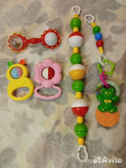 Игрушки погремушки