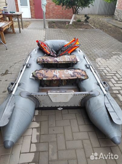 Лодка Silverado 30S