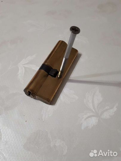 Личинка, цилиндр для замка