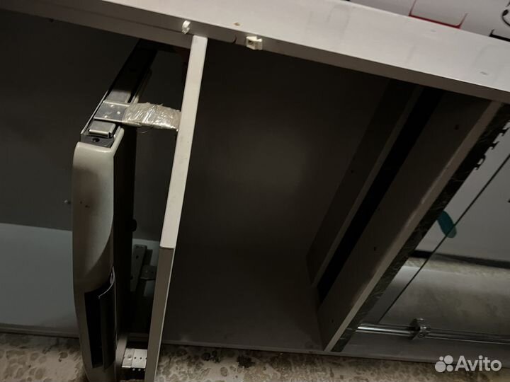 Шкаф под компьютор с полочкой под клавиатуру