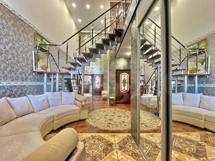 Коттедж 437,1 м² на участке 15 сот.