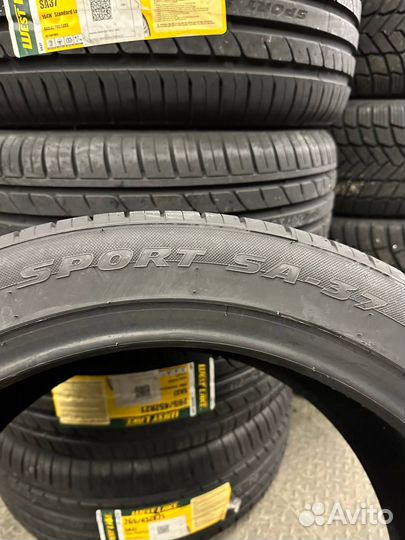 Westlake SA37 265/45 R21 104W