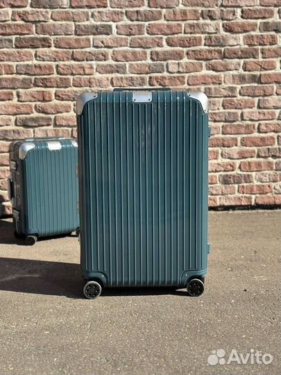 Чемодан rimowa