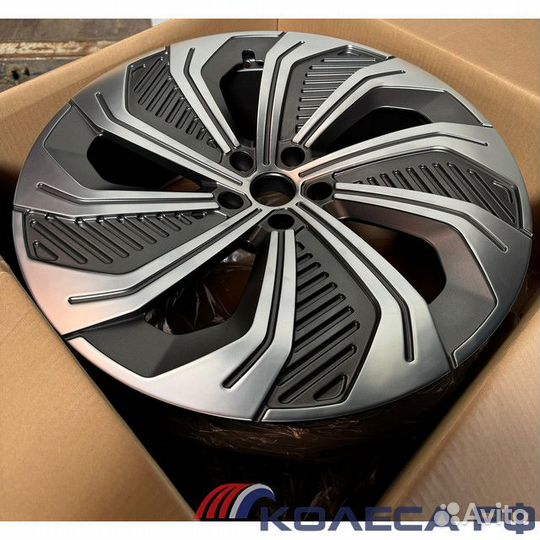 Кованые диски R 22 для tesla