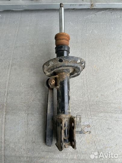 Амортизатор передний правый Opel Astra H