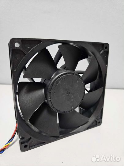 Кулер 140х140х38 12V, 7.2A, 6 pin, 4pin Whatsminer