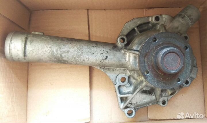 Водяная помпа (насос) ориг Мерс 124, 202,210, М111