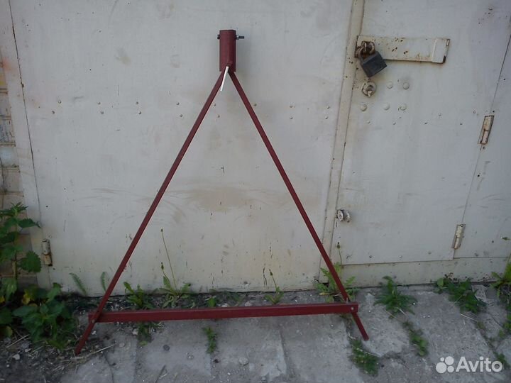 Складная опора на шар тягово-сцепного устройства