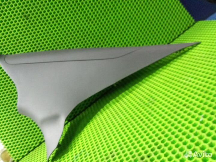 Накладка на стойку кузова задняя правая Honda