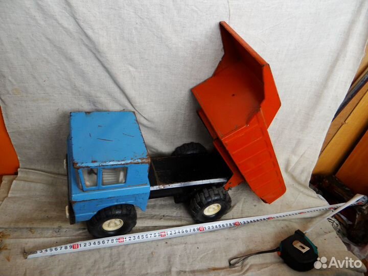 Большой камаз самосвал.СССР 50 см.без реставрации