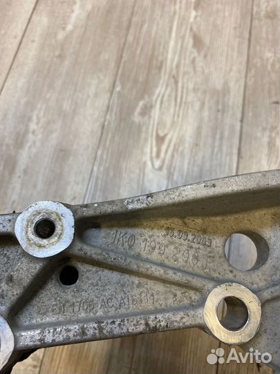 Крепление переднего рычага прав audi, Skoda, VW