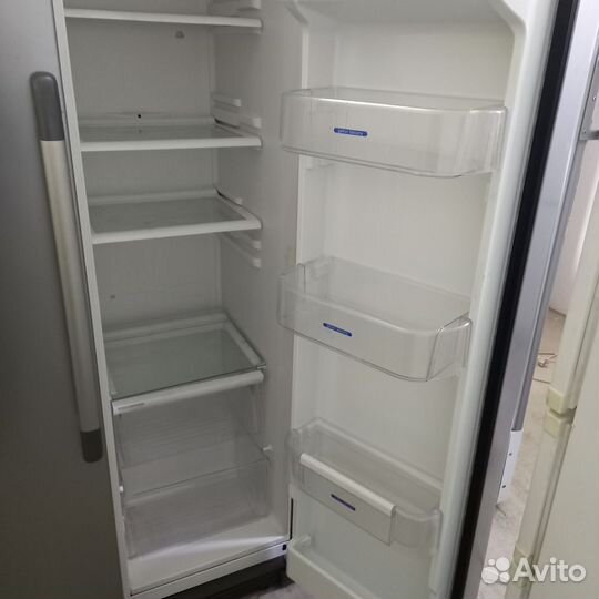 Холодильник Whirlpool