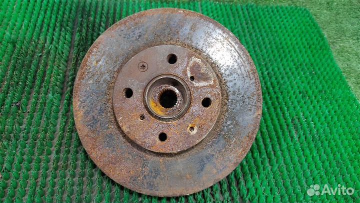 Кулак передний правый Suzuki Swift 2008