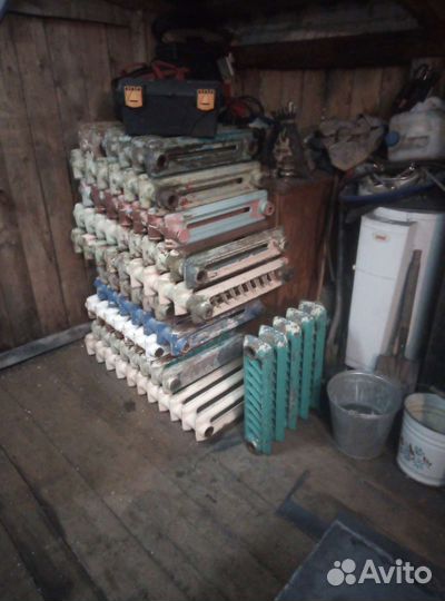 Продам чугунные батареи