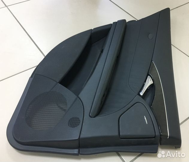 Обшивка задней левой двери Mercedes-Benz W211