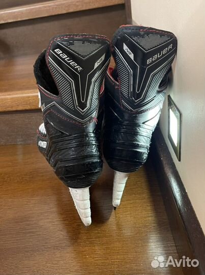 Хоккейные коньки bauer