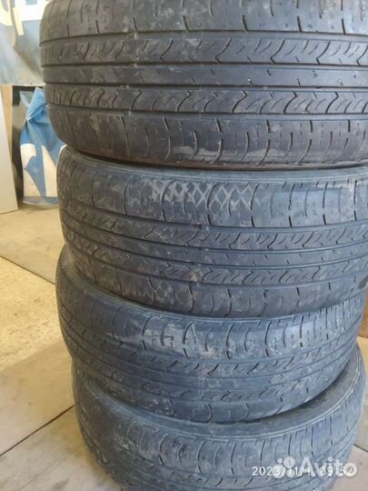 Roadstone Classe Premiere CP672 215/60 R16 95H