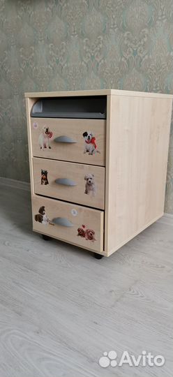 Растущая парта со стулом и тумбой Дэми