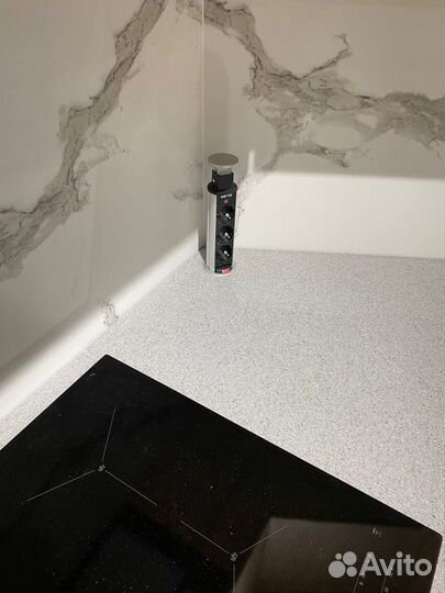 Кухонный гарнитур в современном стиле