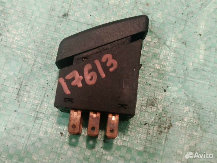 Кнопка аварийной сигнализации Opel Vectra A