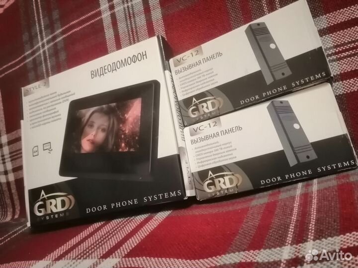 Видеодомофон Gardi + 2 Вызывные панели VC-12