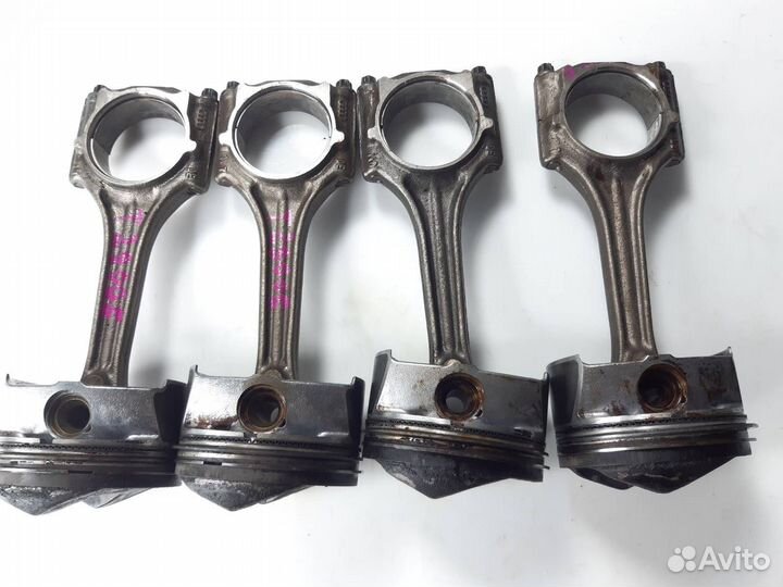 Шатун с поршнем Volkswagen Passat B6 2.0 FSI BVY