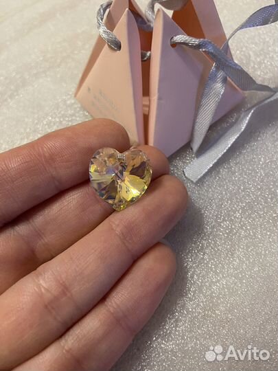 Кулон с кристаллом Swarovski